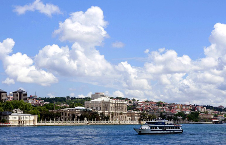 Bosphorus Cruise with Asian Side Dolmabahce Palace